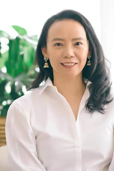 Portrait photo of Chen Xiaohong