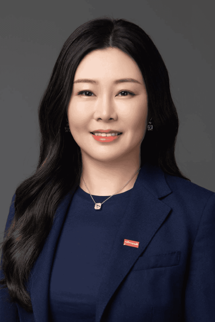 Portrait photo of Denny Zhang